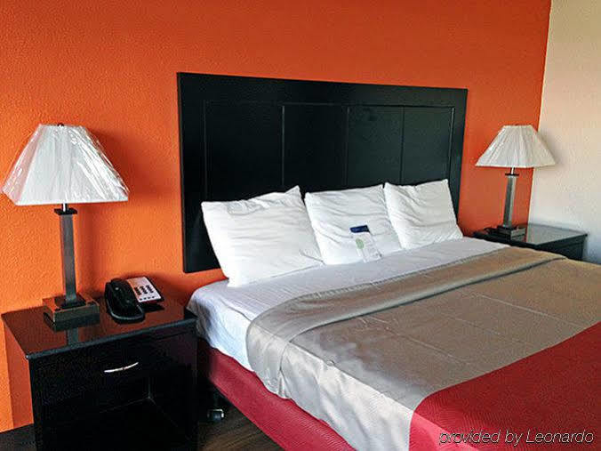 Landmark Hotel Leesville Bagian luar foto