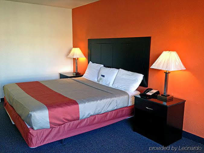 Landmark Hotel Leesville Bagian luar foto