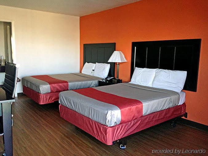 Landmark Hotel Leesville Bagian luar foto