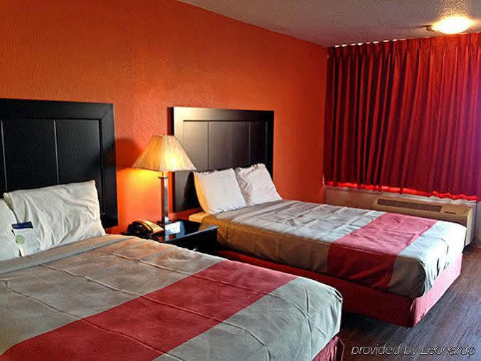 Landmark Hotel Leesville Bagian luar foto
